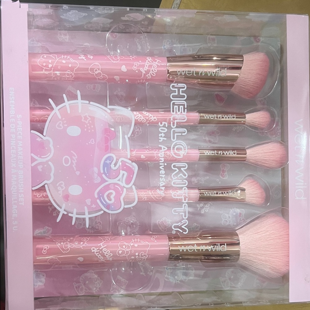 Wet n Wild Hello Kitty Pink Brush Collection